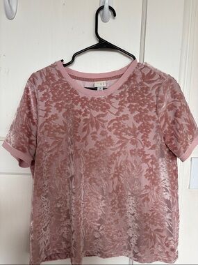 a new day: Peach Velvet Floral Tee